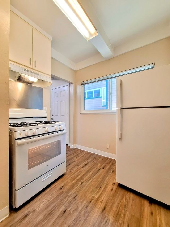 42 S 8th St #2 - Photo 3 of 19