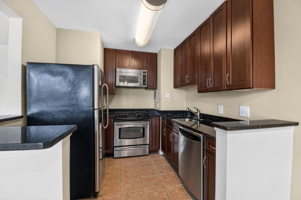 12 S Van Dorn St #503 - Photo 2 of 15