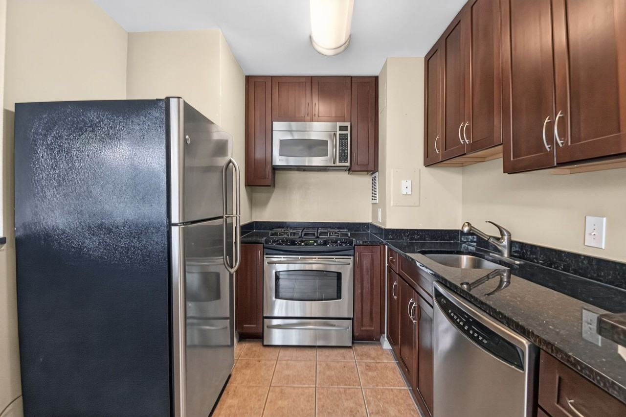 12 S Van Dorn St #503 - Photo 3 of 15
