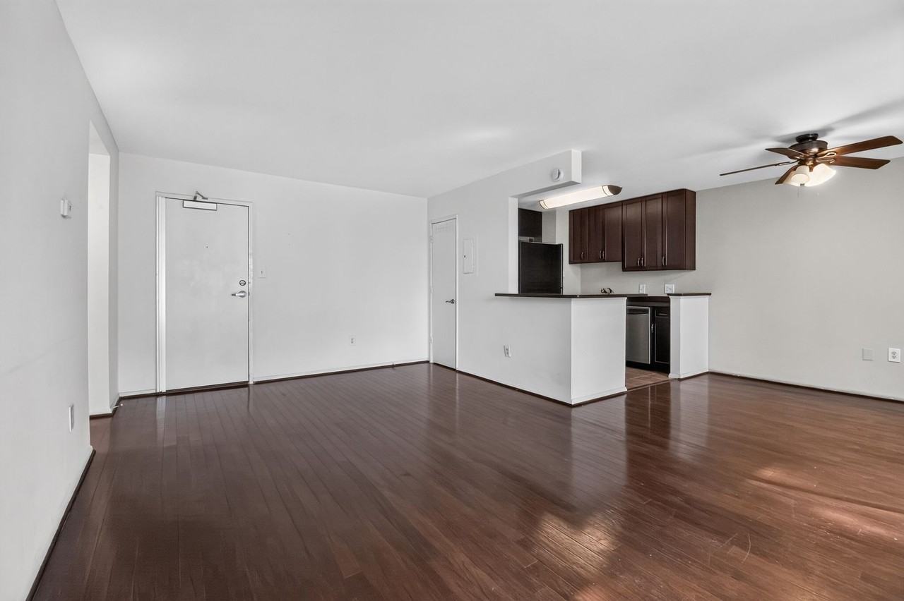 12 S Van Dorn St #503 - Photo 5 of 15