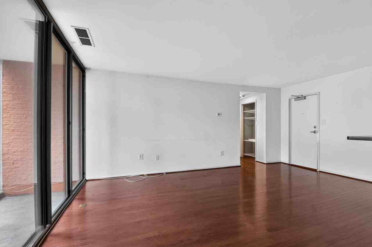 12 S Van Dorn St #503 - Photo 6 of 15