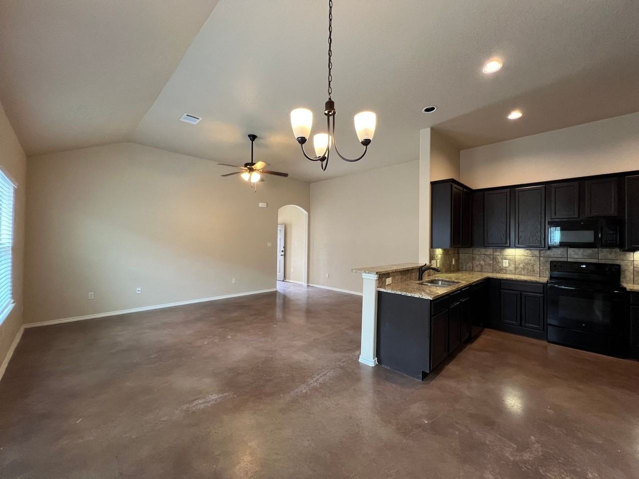 2595 Pahmeyer Rd - Photo 4 of 21