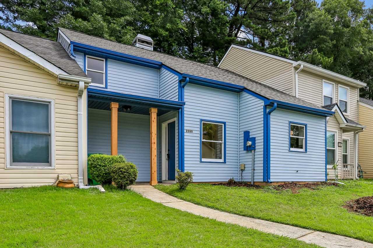 2280 Wellington Cir