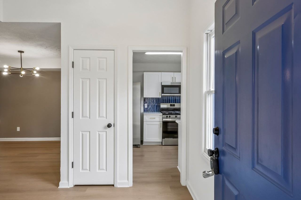 2280 Wellington Cir - Photo 3 of 21