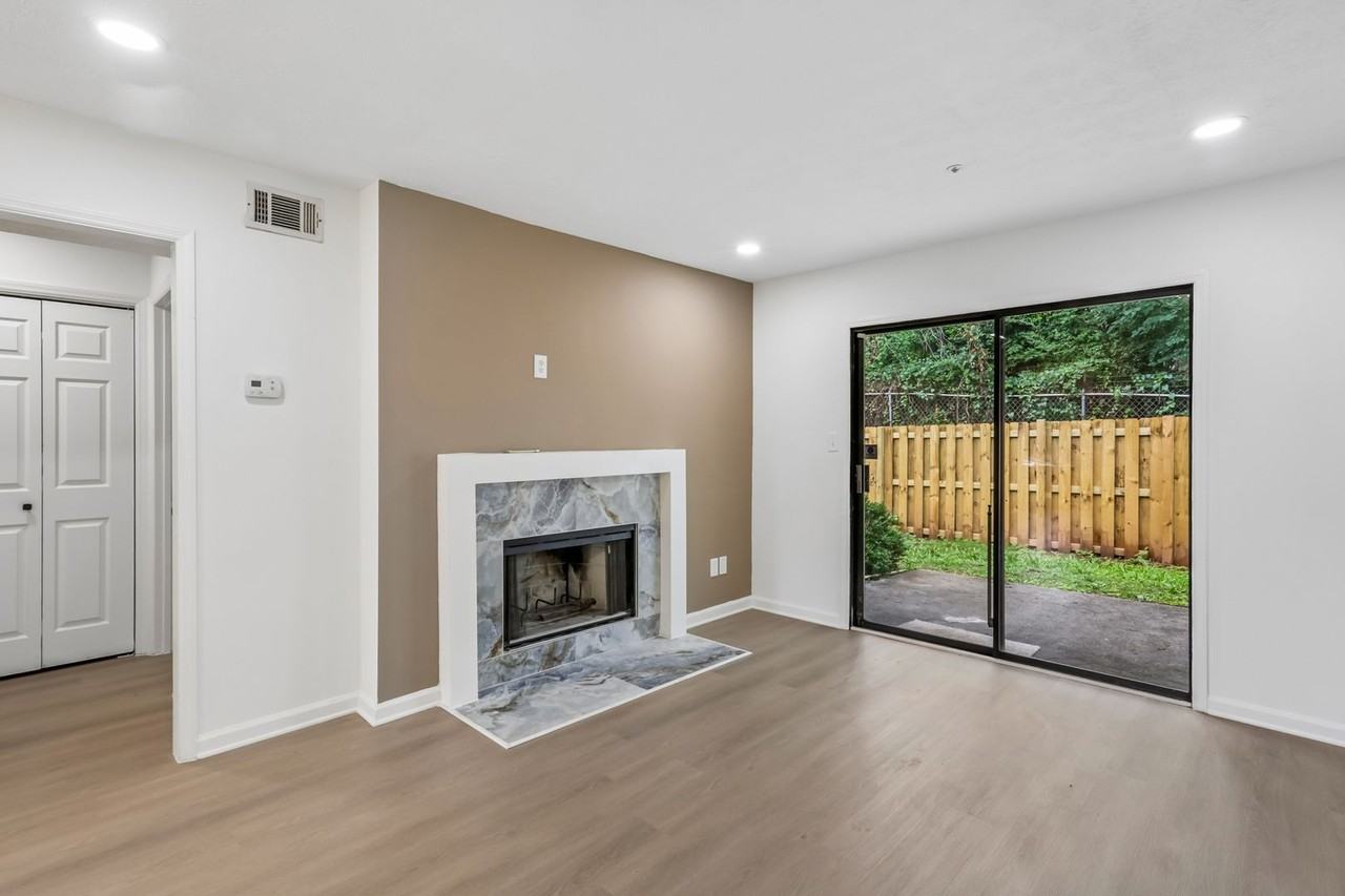 2280 Wellington Cir - Photo 2 of 20