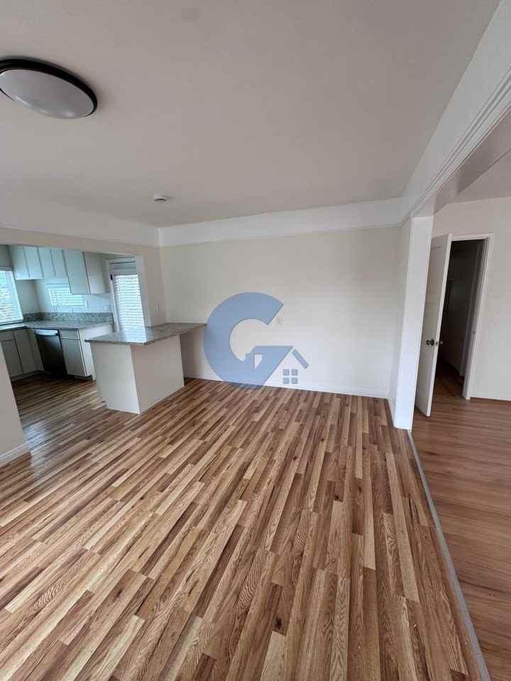 1641 Law St - Photo 5 of 33