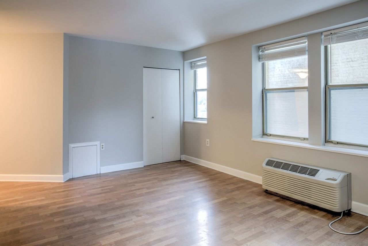 2440 16th St Nw #204 - Photo 5 of 18