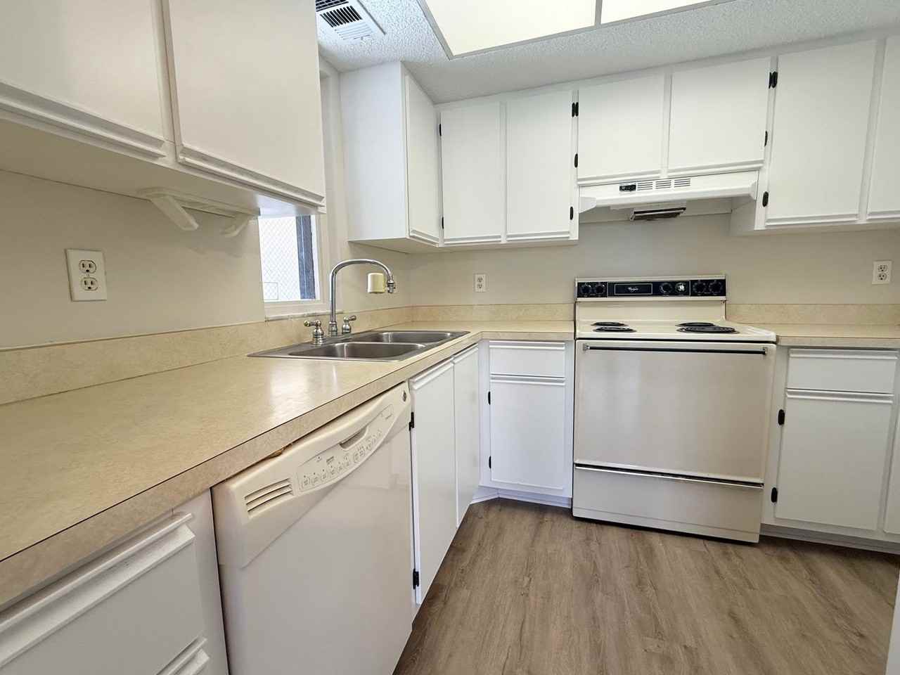 19505 Quesada Ave - Photo 4 of 19