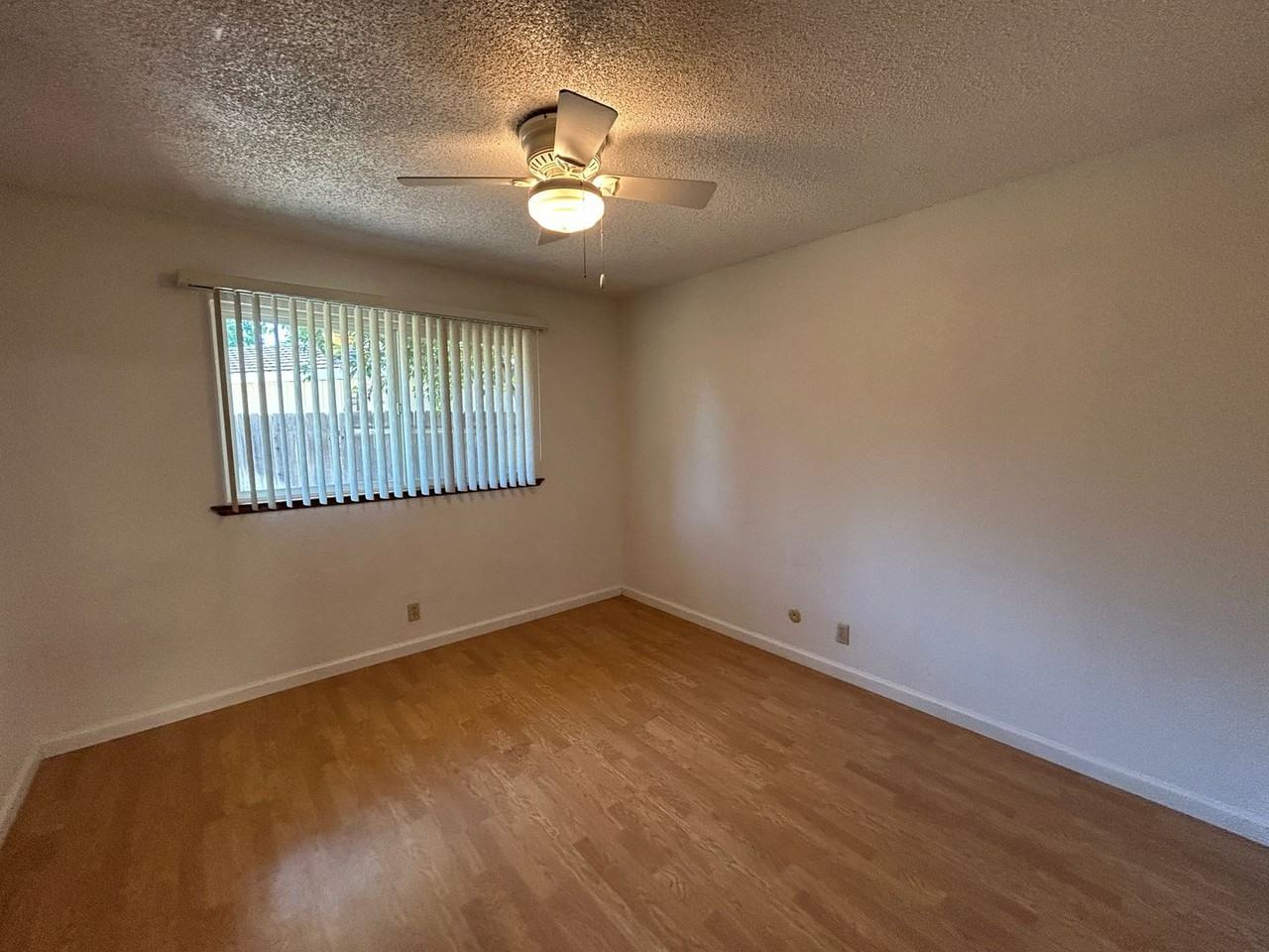 9471 Queen Oak Ct - Photo 7 of 20