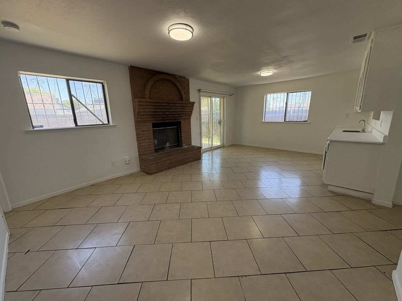 6313 Hermosa St - Photo 5 of 22