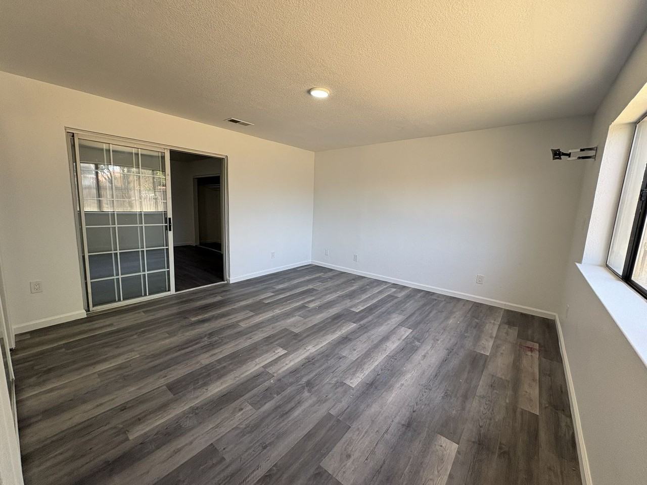 6313 Hermosa St - Photo 7 of 22