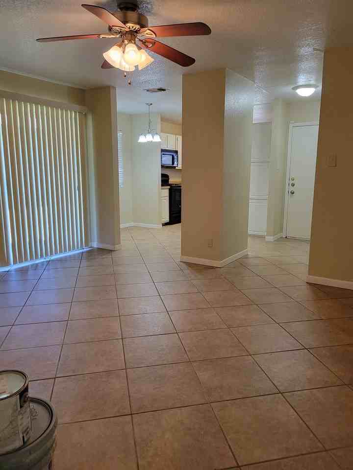 2206 Coach Dr - Photo 3 of 26