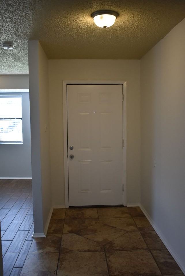 2900 Cinco Dr - Photo 2 of 19