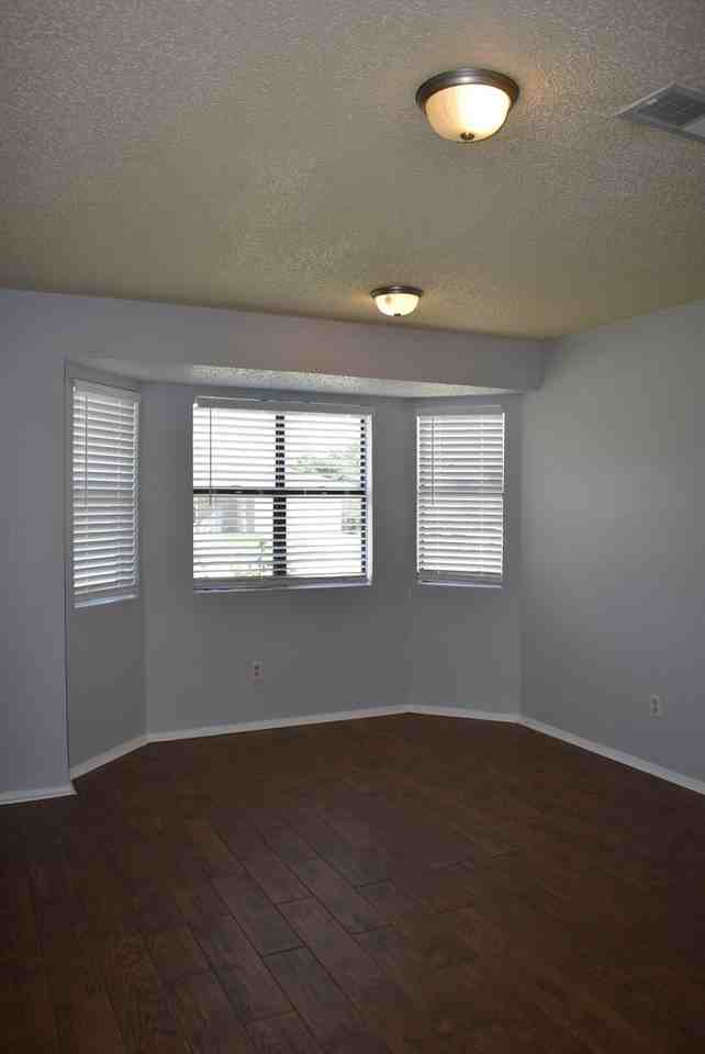 2900 Cinco Dr - Photo 4 of 19