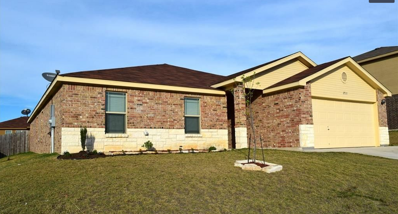 2711 Tara Dr - Photo 2 of 15