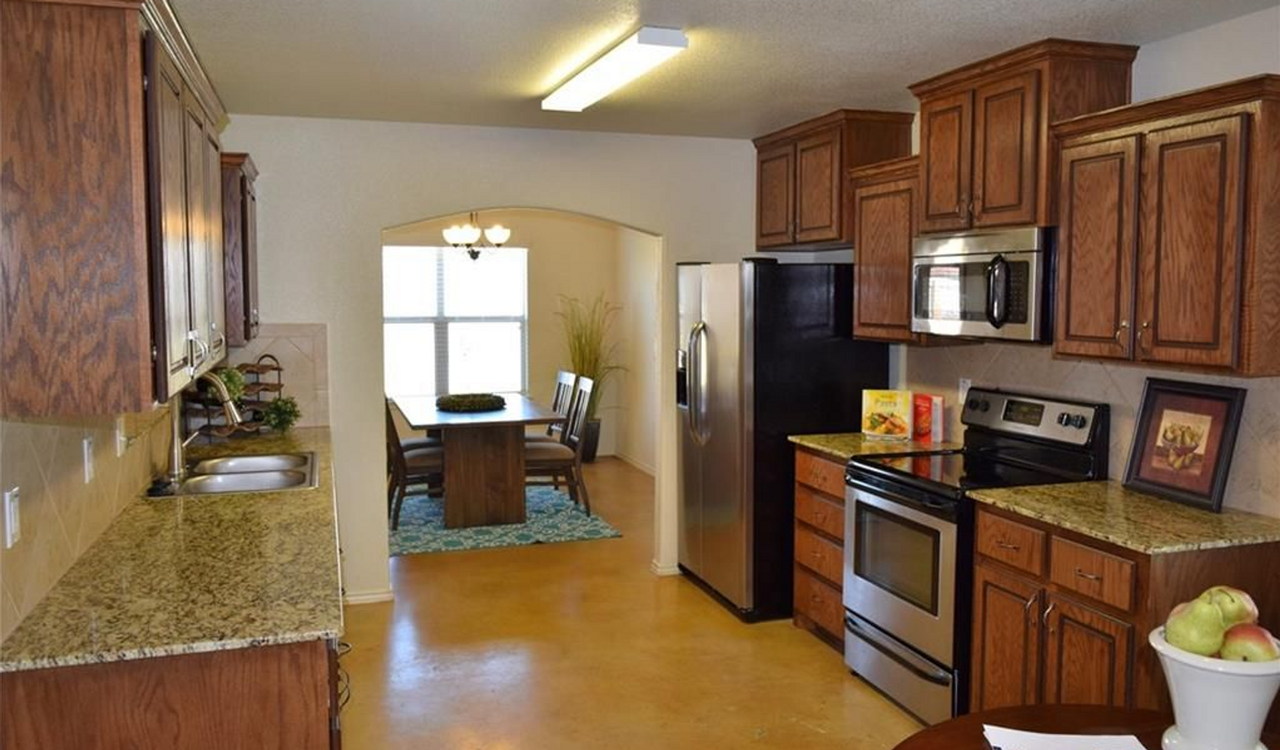 2711 Tara Dr - Photo 3 of 15