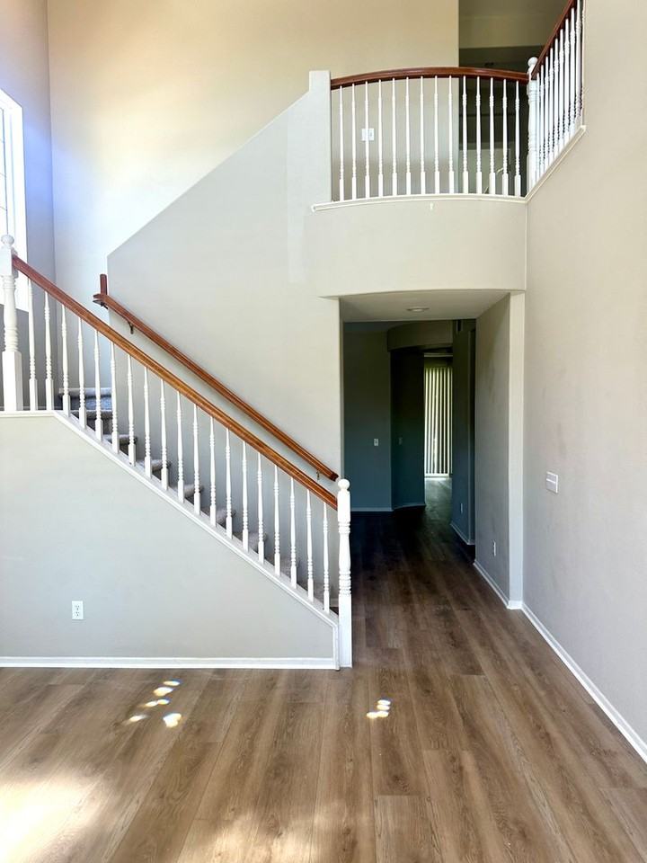 36026 Kiel Ct - Photo 5 of 31