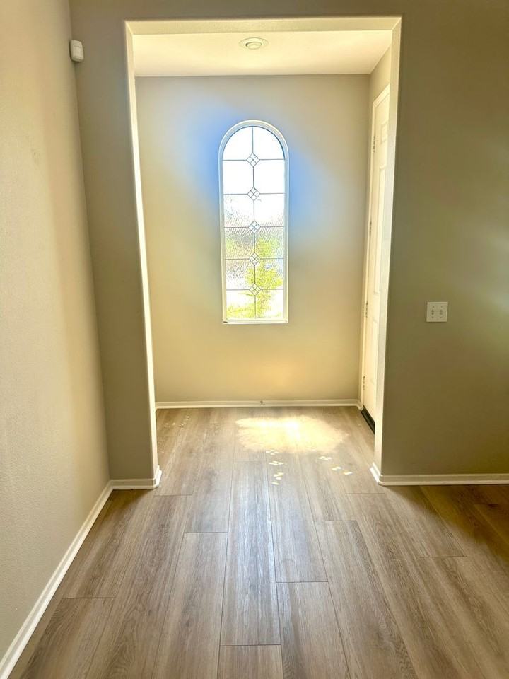 36026 Kiel Ct - Photo 7 of 31