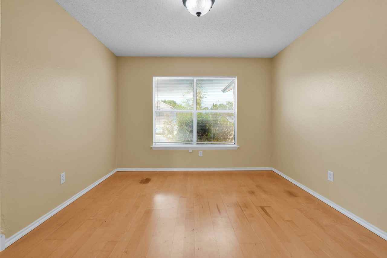 6635 Barton Rock Rd - Photo 4 of 21