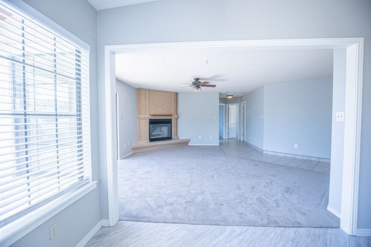 712 Caprock Ct - Photo 3 of 21