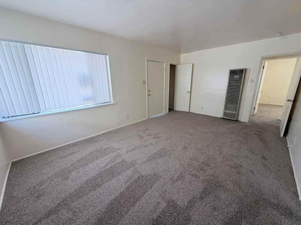 1414 Eureka St - Photo 2 of 10