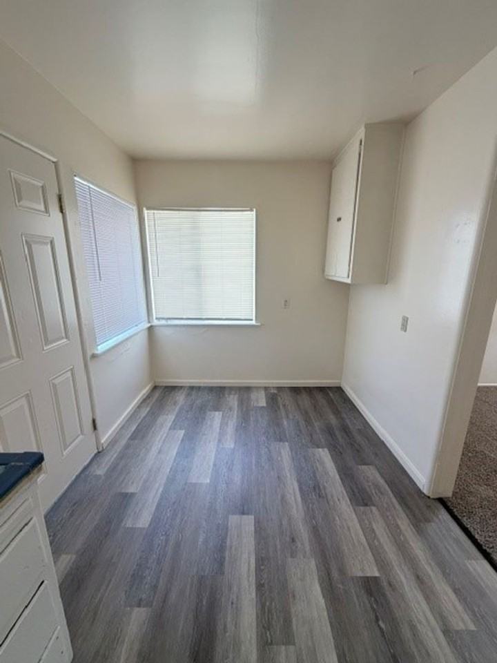 1414 Eureka St - Photo 5 of 10