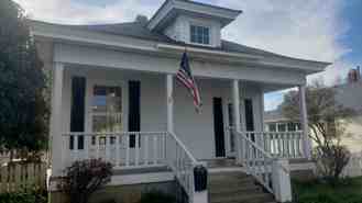 2104 N Fir St - Photo 1 of 1