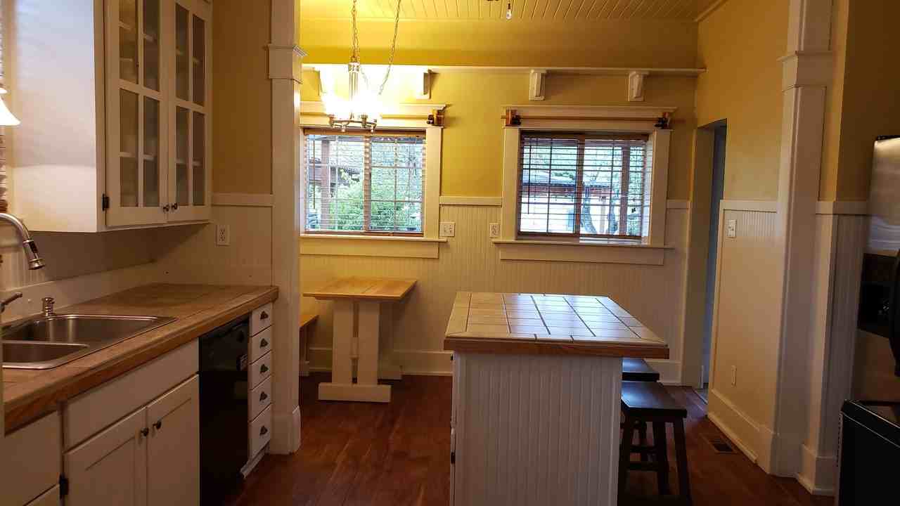 2104 N Fir St - Photo 4 of 17