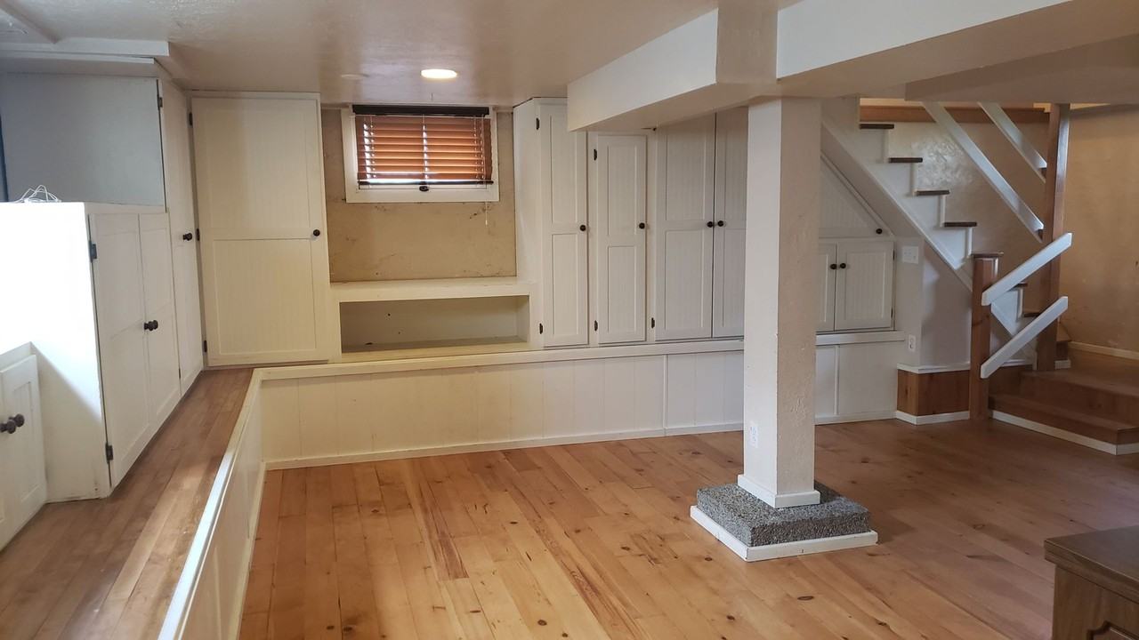 2104 N Fir St - Photo 5 of 17