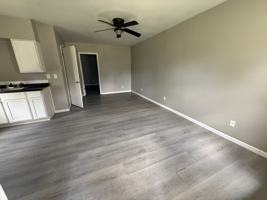 featured image of 702 W 10th St
