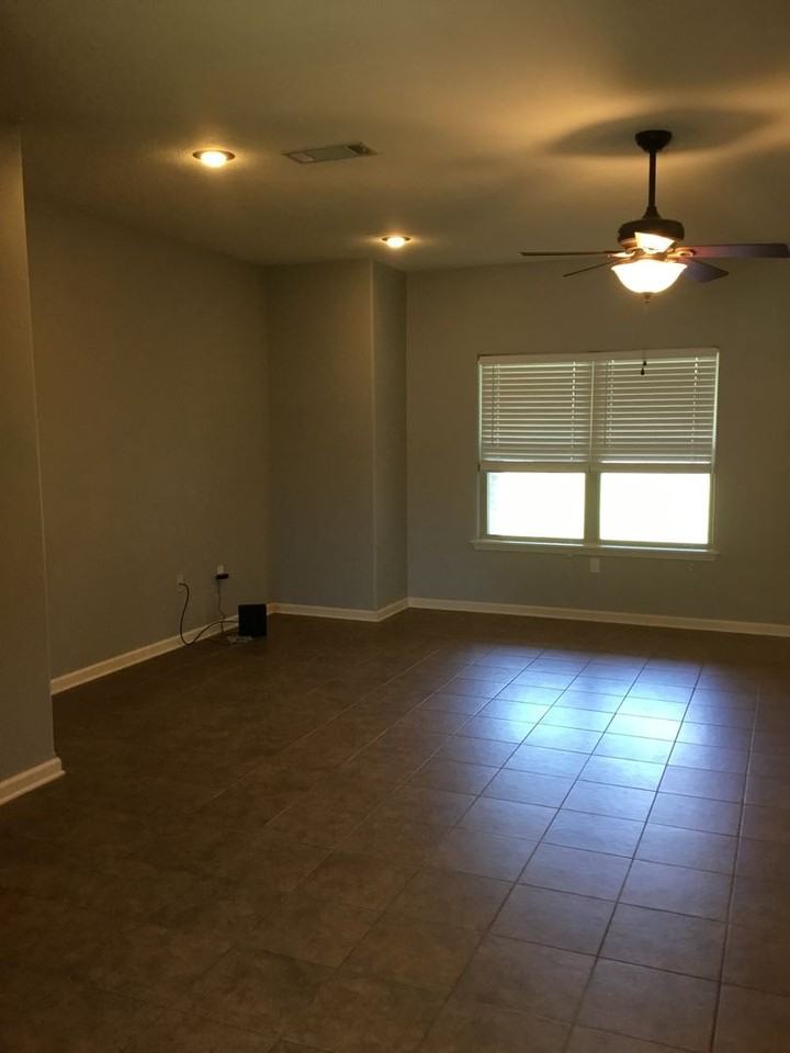 1625 Brookhaven St - Photo 3 of 11