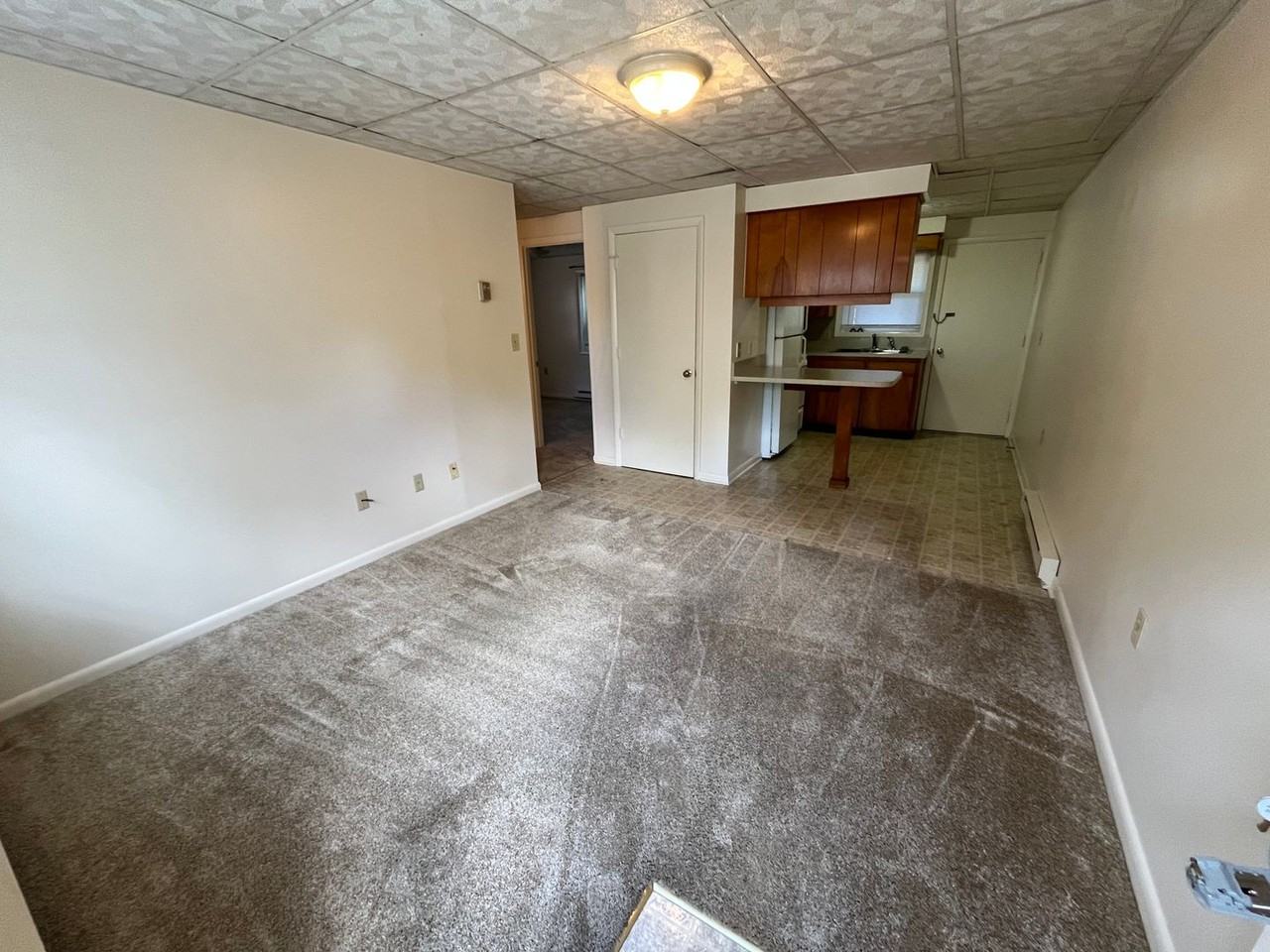 243 Rockingham Dr Apt B - Photo 2 of 9