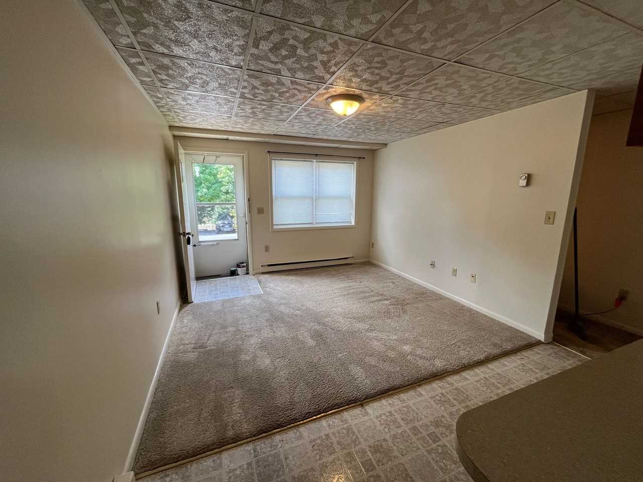 243 Rockingham Dr Apt B - Photo 3 of 9