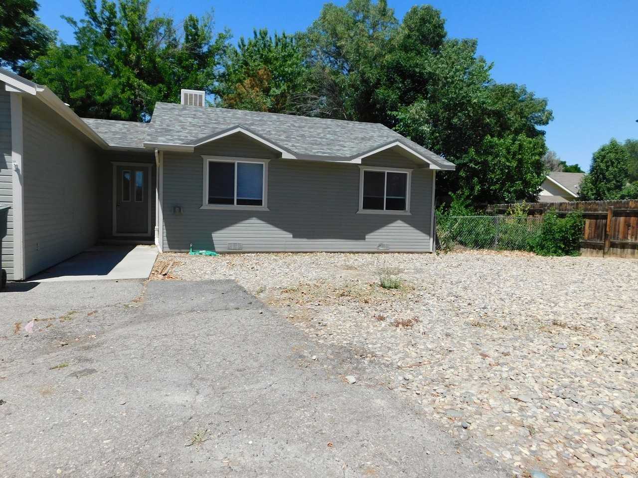 731 Ranch Rd - Photo 3 of 21