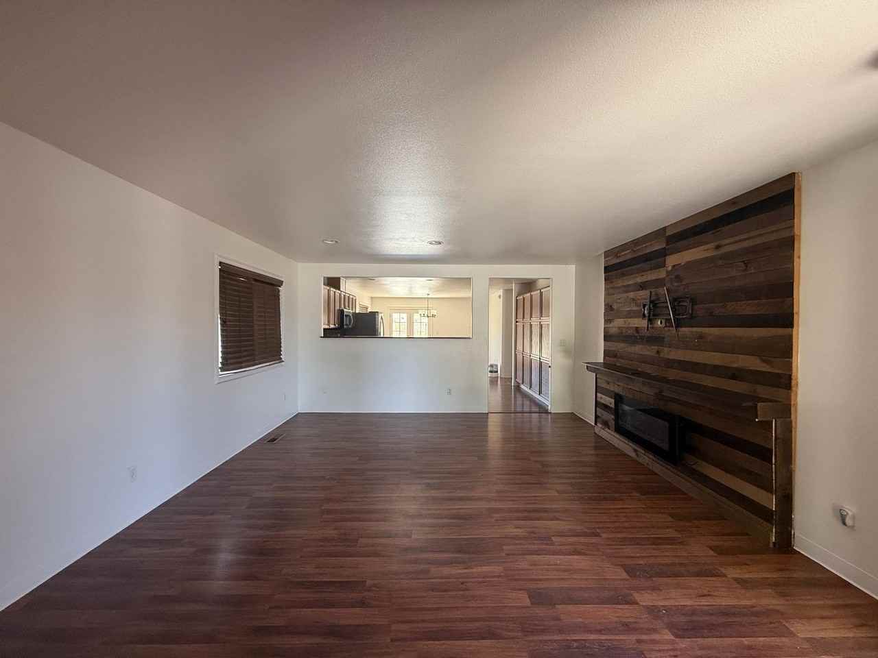 7940 Mariner Cove Dr - Photo 3 of 13