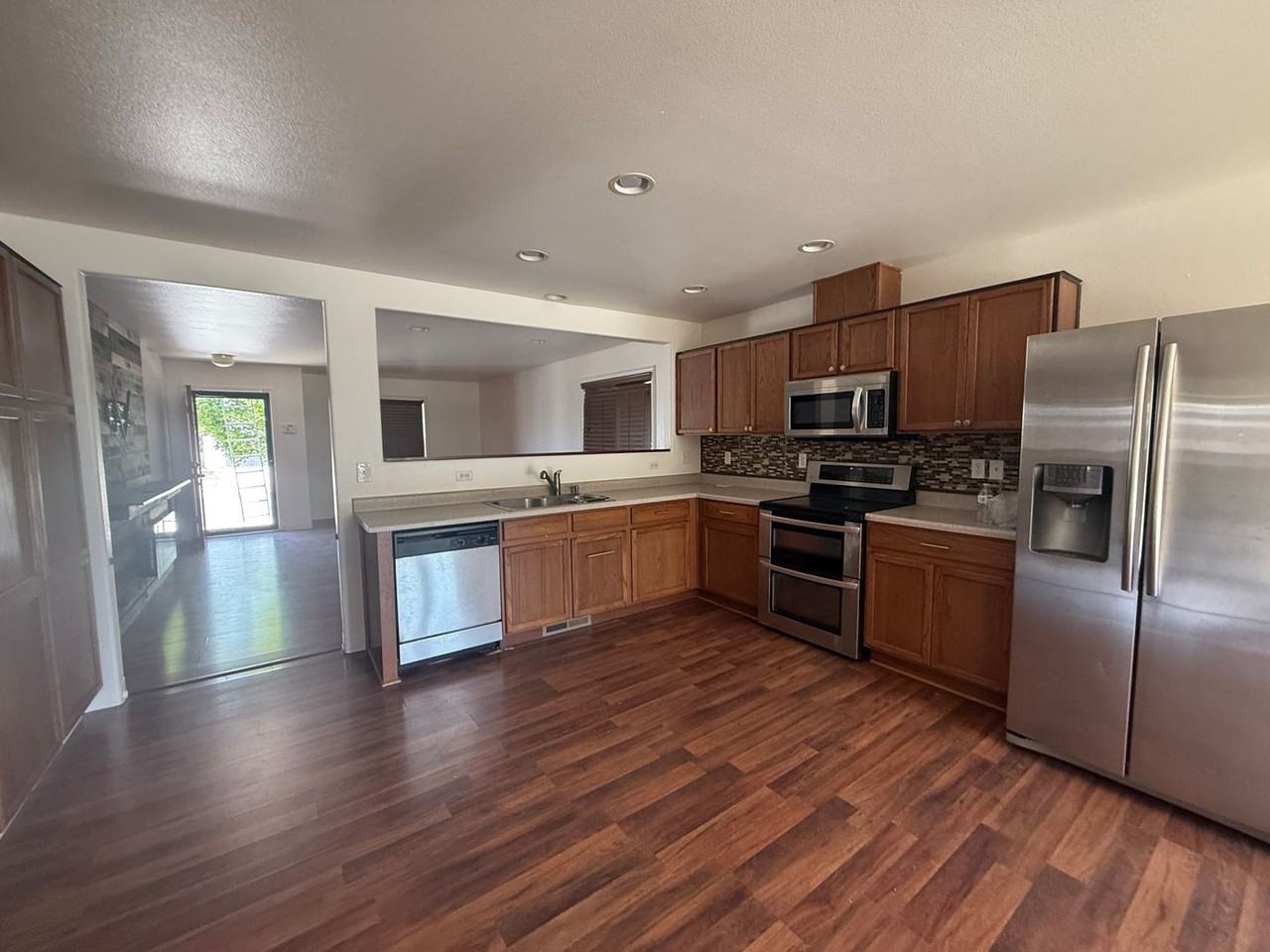 7940 Mariner Cove Dr - Photo 5 of 13