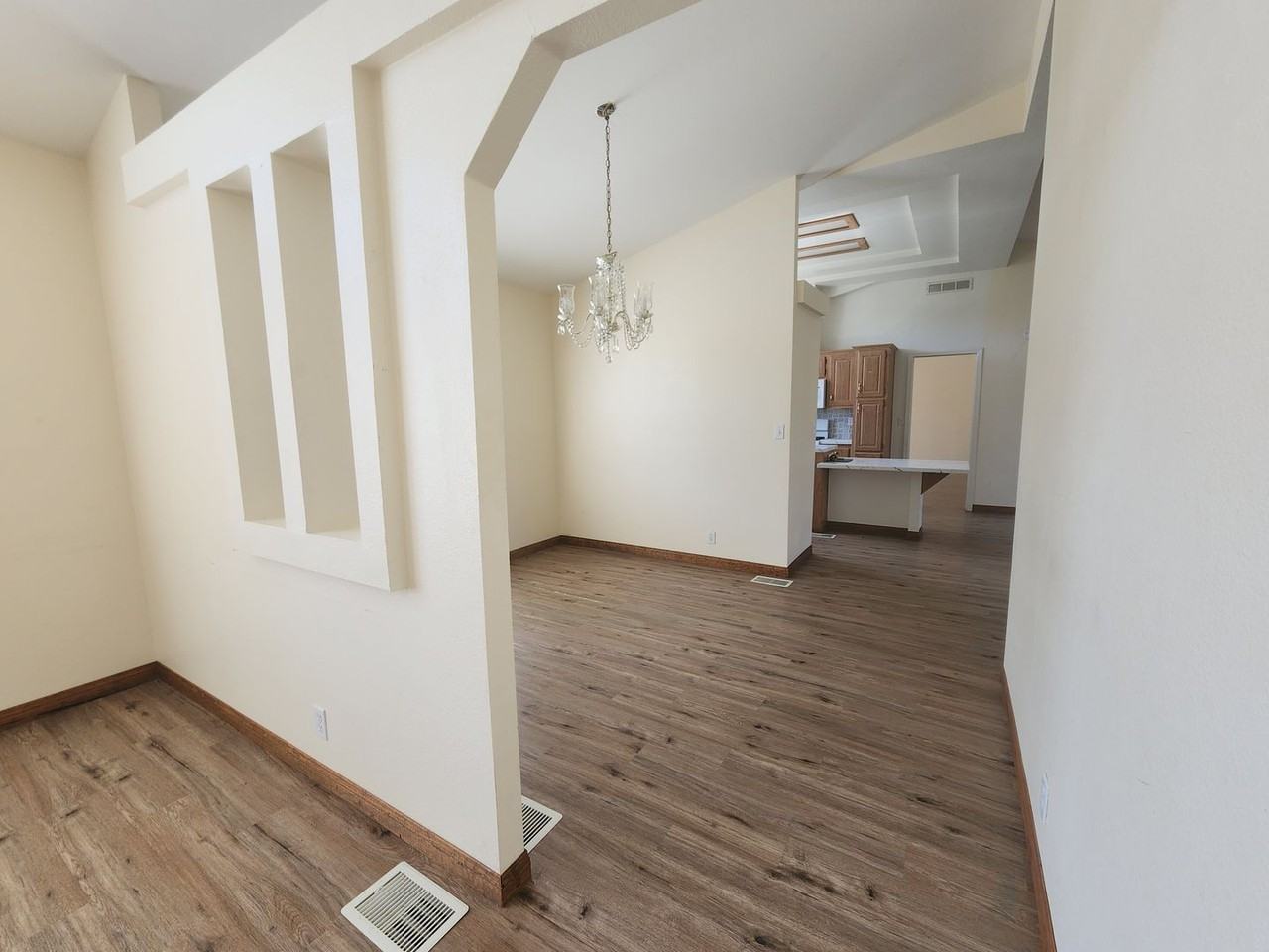 1843 Keyes Rd - Photo 7 of 17