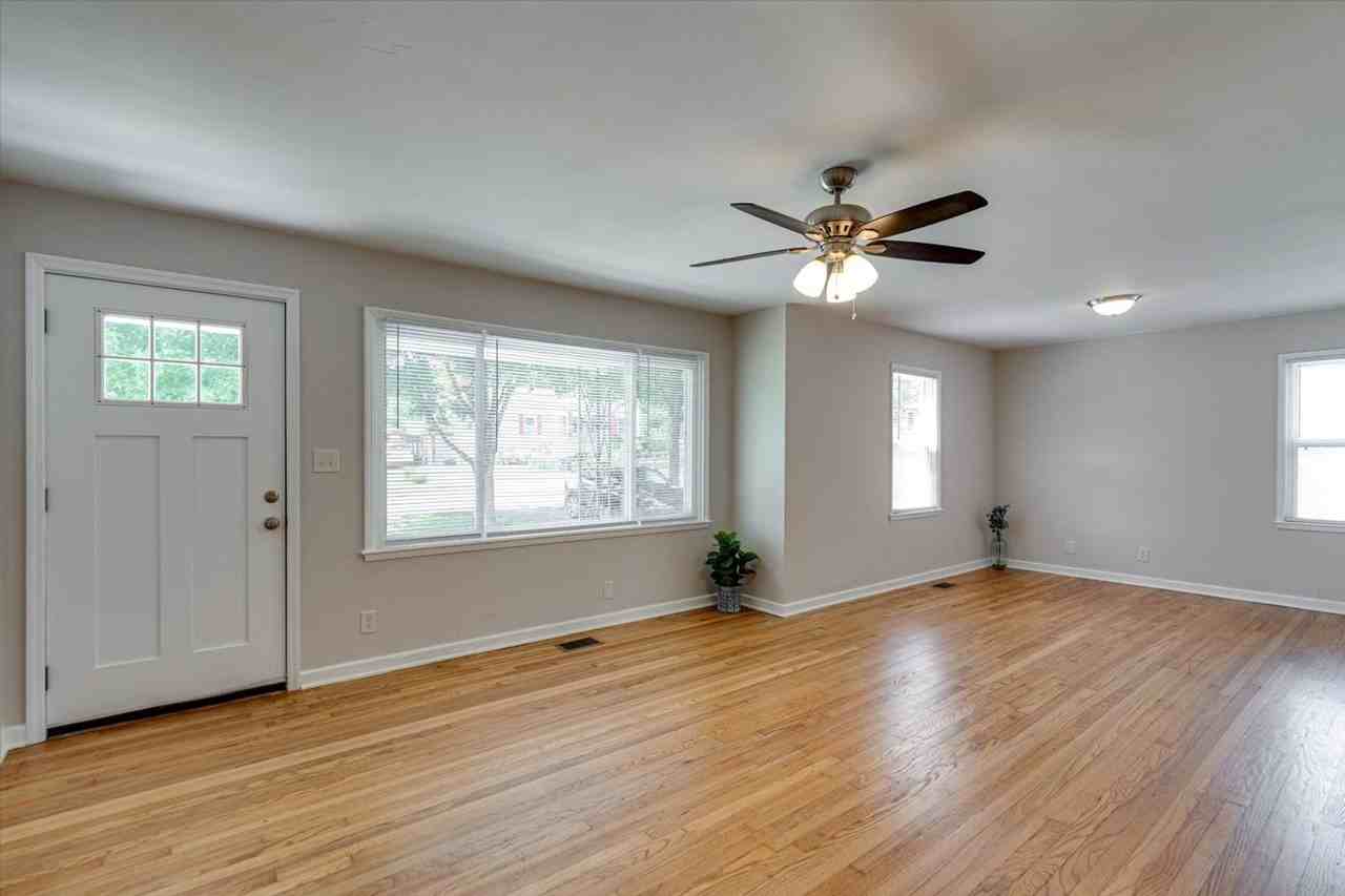 4810 Appian Way - Photo 2 of 23