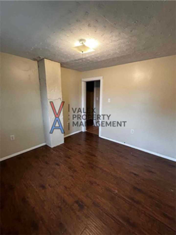 121 Dundaff St - Photo 3 of 8