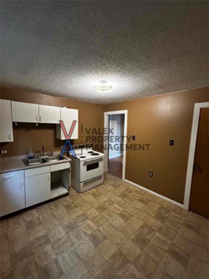 121 Dundaff St - Photo 5 of 8