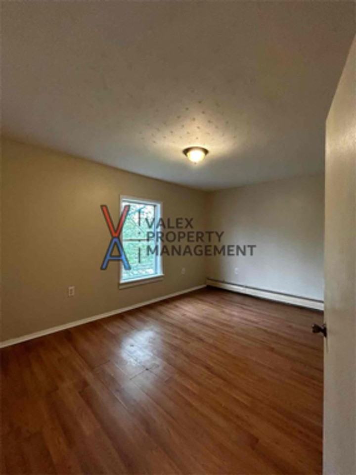 121 Dundaff St - Photo 7 of 8