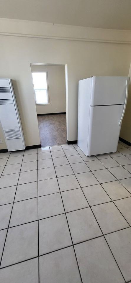 142 N Main St - Photo 7 of 14