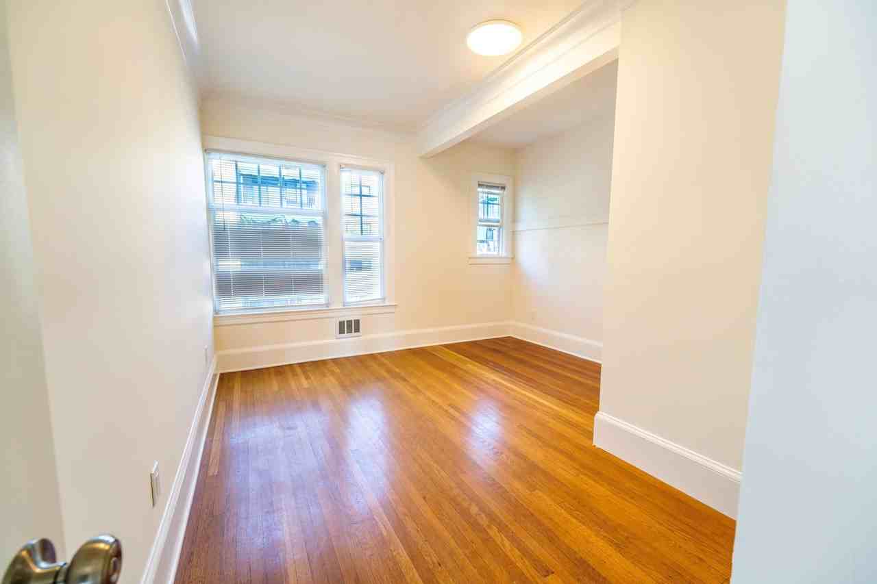 The Roy Vue Apartments - Photo 5 of 25