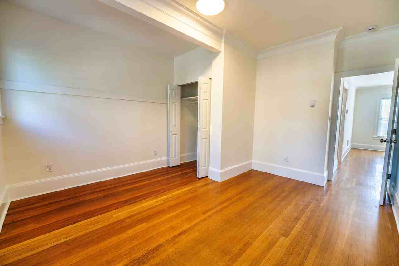 The Roy Vue Apartments - Photo 6 of 25