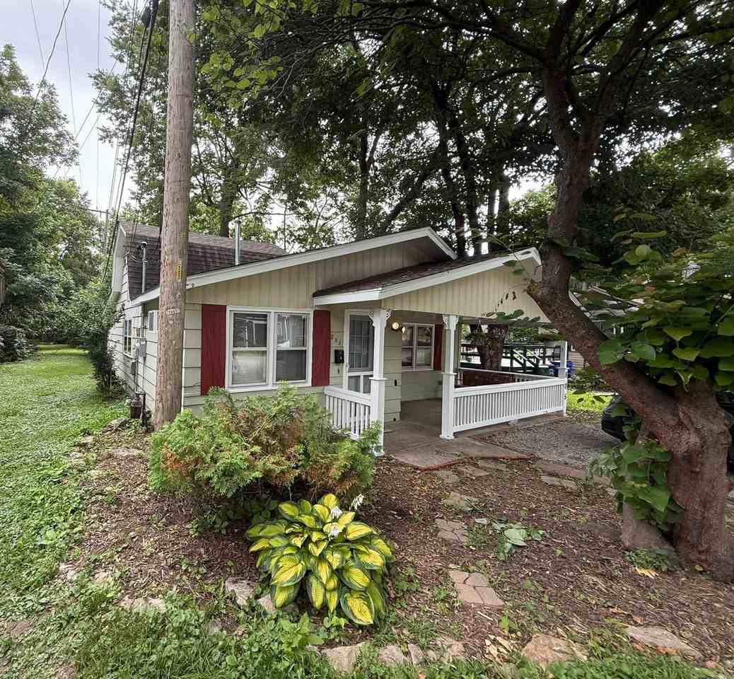 805 Rhodes Ave