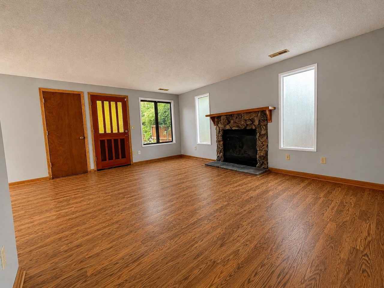 Pardee Duplex (A & B) - Photo 2 of 31
