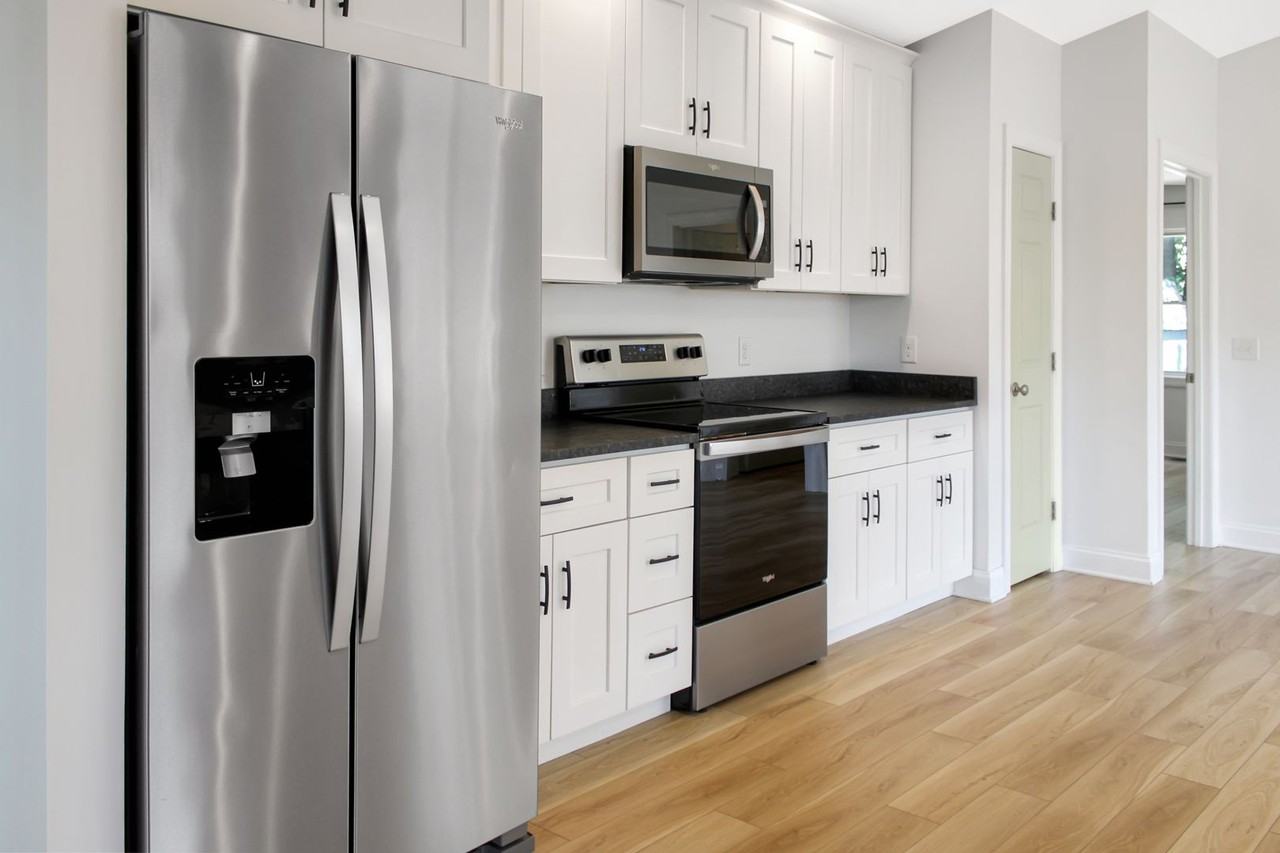 562 N Bayard Ave - Photo 6 of 22