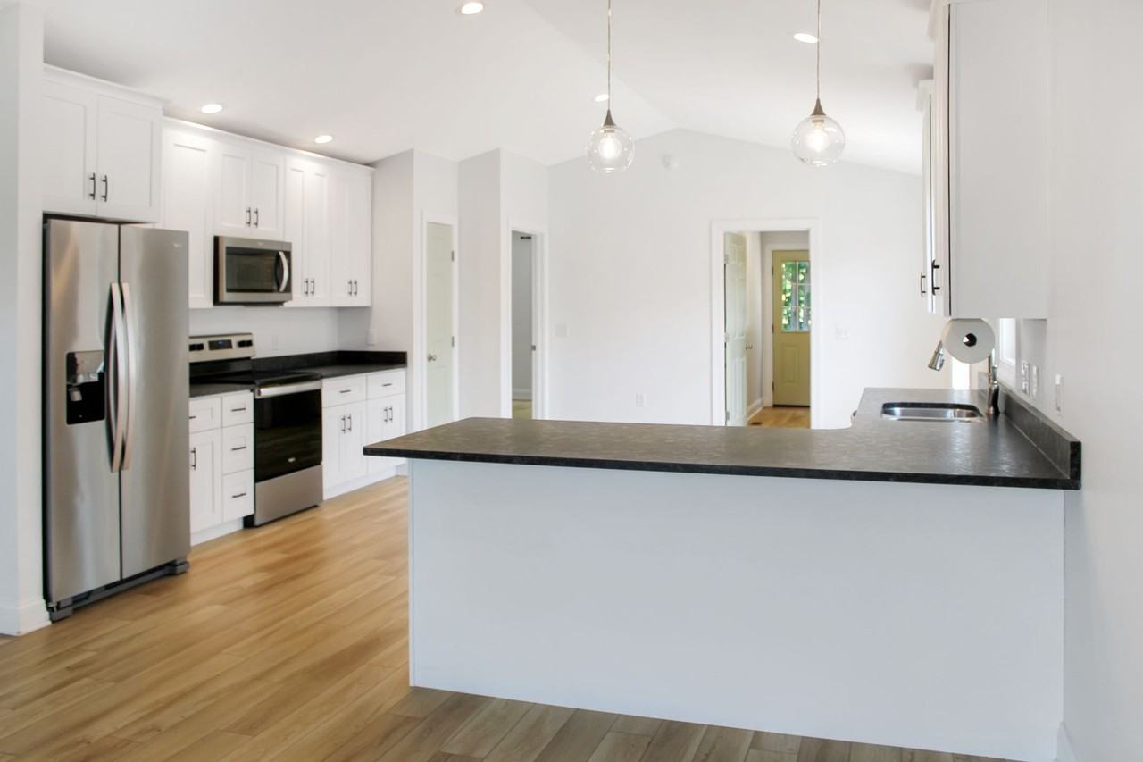 562 N Bayard Ave - Photo 7 of 22