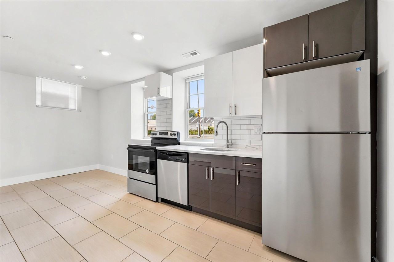 4700 Chestnut - Photo 4 of 47