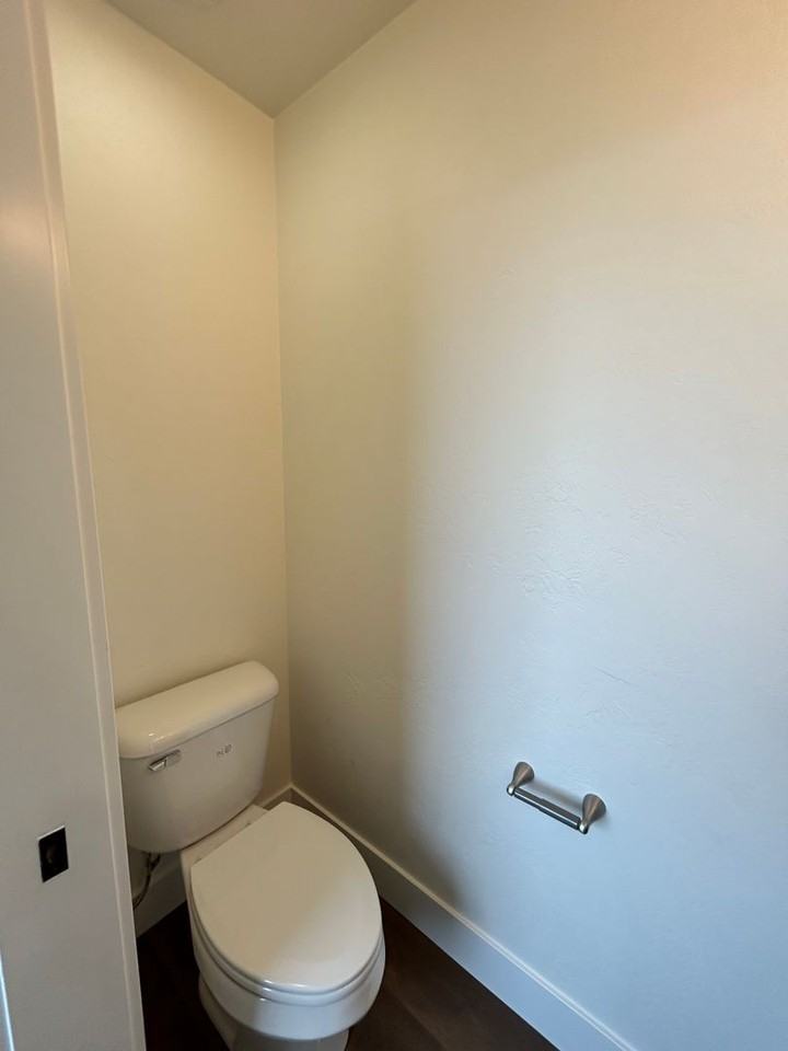 203 203 Amusement Avenue - Photo 5 of 29